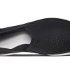 Crocs Athleisure Casual Sportschuh Schwarz Weiß 202363-066