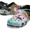 Crocs Classic All-Terrain Clog Desert Pattern Stilvolle, lässige Unisex-Sandalen in mehreren Farben, 207340-90H
