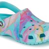 Crocs Classic Clogs mit Palmendruck «Neptune Multi» 208587-4NQ