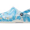 Crocs Classic Duke Print Clogs «Blau Weiß» 210003-4OX