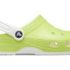 Crocs Classic Glow in the Dark Clogs «Limettengrün Weiß» 209101-3UH