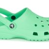 Crocs Classic Outdoor Sport-Hausschuhe mit flachem Absatz, Grün, 10001-3U3