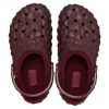 Crocs Gefütterte geometrische Clogs «Dark Cherry» 210069-6WD