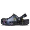 Crocs (GS) Classic Out of this World II Clogs «Schwarz Multi» 206818-001