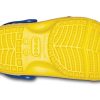 Crocs (PS) Classic Clog Kleine gelbe Strandsandalen in Gelb 204113-730