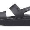 Crocs (WMNS) Brooklyn Freizeitsandalen mit dicker Sohle, Schwarz, 206453-060
