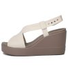 Crocs (WMNS) Brooklyn Lightweight Cement Gray Sandalen «Grau» 206222-16T