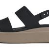 Crocs (WMNS) Brooklyn Schwarze Sandalen mit dicker Sohle «Schwarz» 206453-07H