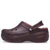 Crocs (WMNS) Classic Platform Gefütterte Clogs «Dark Cherry» 207938-6WD
