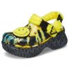 Crocs (WMNS) Klassischer Clog, lächelndes Gesicht, stilvolle flache Sport-Sandalen in Gelb, 207271-90H