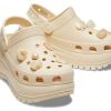 Crocs (WMNS) Mega Crush Shell and Pearls Clogs «Beige» 209287
