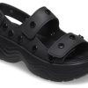 Crocs (WMNS) Skyline Nietensandalen «Schwarz» 209025-001