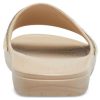 Crocs (WMNS) Sloane Shine Low Slide Minimalistische, lässige, flache Hausschuhe in Braungoldfarbe «Brown Gold» 206921-212 Crocs (WMNS) Sloane Shine Low Slide Minimalistische, lässige, flache Hausschuhe in Braungoldfarbe «Brown Gold» 206921-212