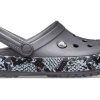 Crocs (WMNS) Snake Pattern graphitschwarze Sandalen 206380-02W