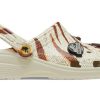 Crocs x Jurassic World Klassischer Clog «Bone» 208860-2Y2