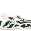 Ron English x Klassischer Clog „Animal Stripes“